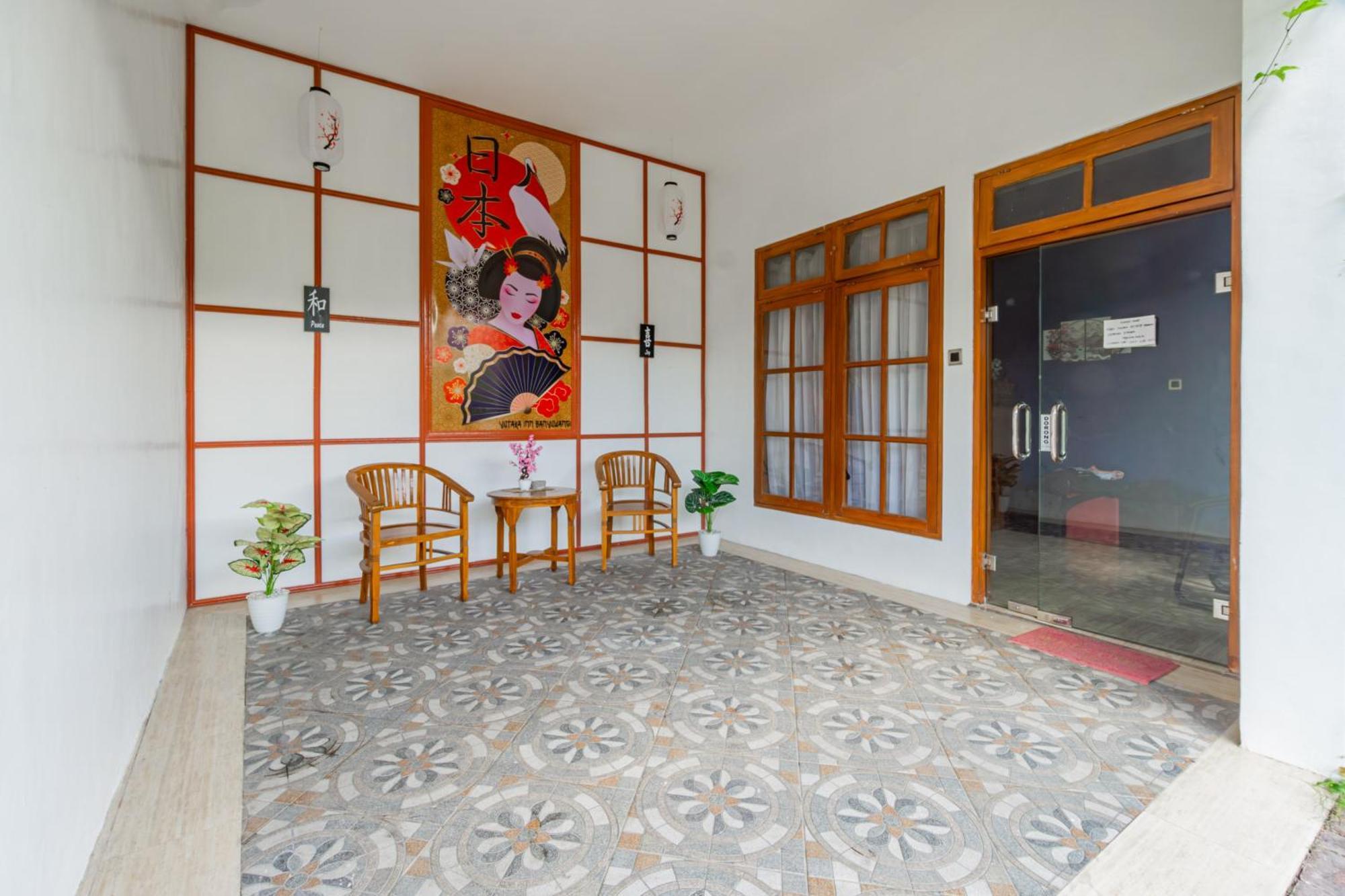 Oyo 93837 Ipeda Family Hotel